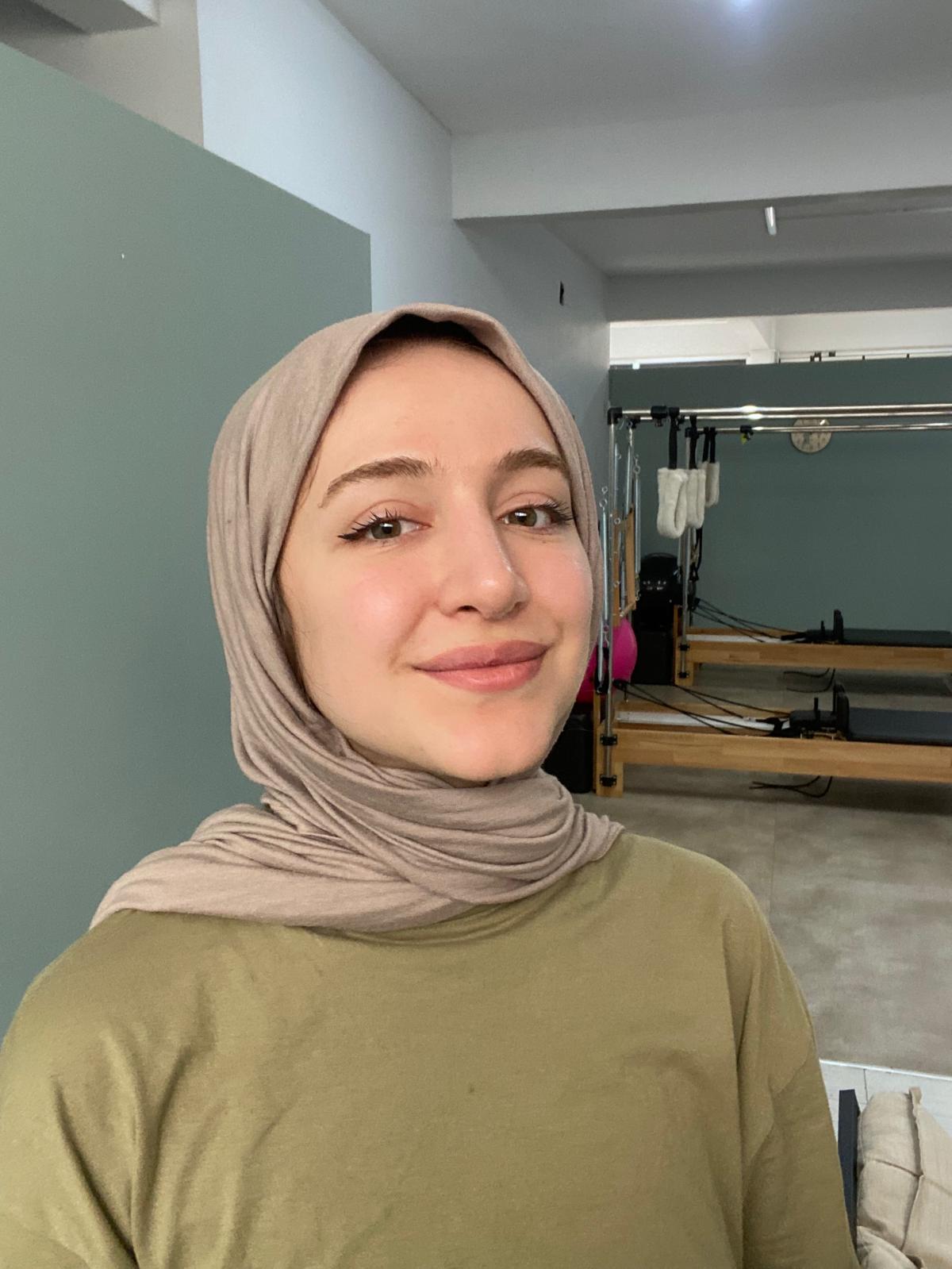 Uzman fizyoterapistimiz ve pilates eğitmenimiz